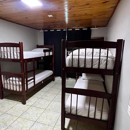 Hostel Peter Pan Пуерто Игуасу Екстериор снимка
